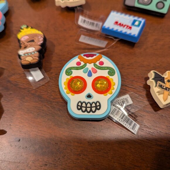 NWT 10 Light-up Sugar Skull Cute Summer Fun Jibbitz from Crocs Store - Picture 2 of 5